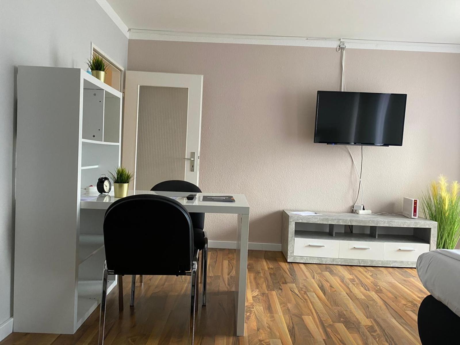 1,5-Zimmer Apartment Mit Balkon Am Hauptbahnhof 新明斯特 外观 照片